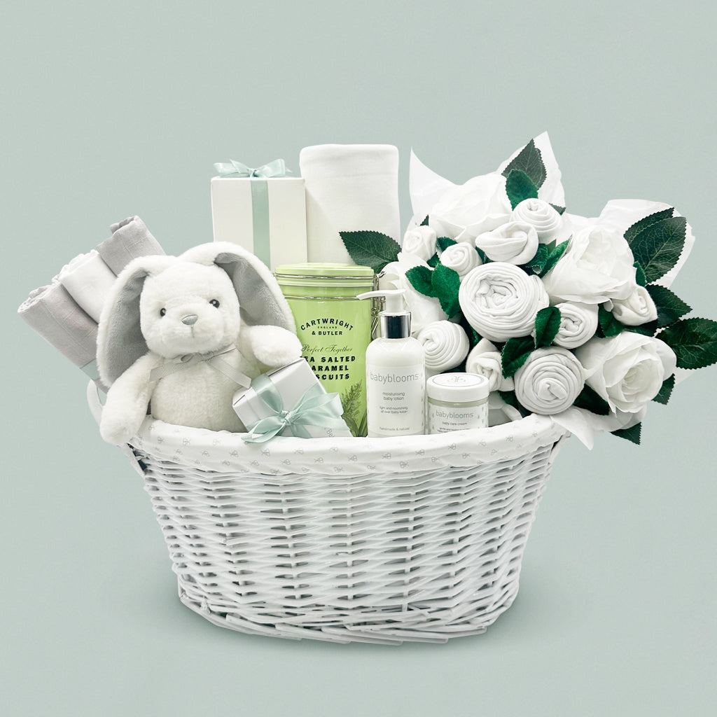 New Parents and Baby Luxury Gift Basket, Neutral 